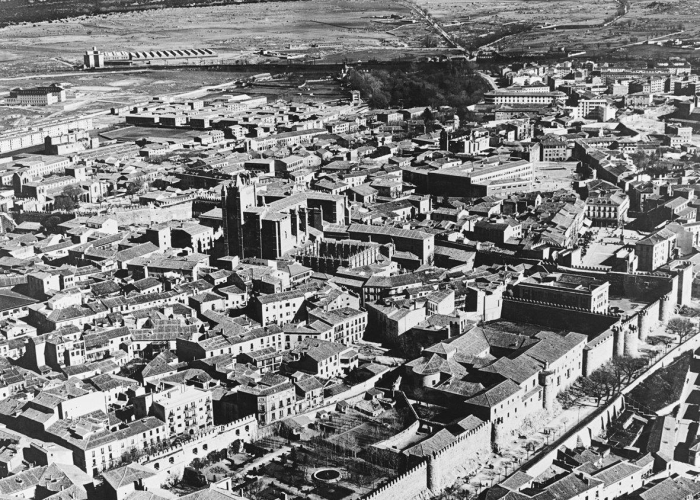    X. ÁVILA 1958. 75 AÑOS DE LA CIUDAD RENACIDA A VISTA DE PÁJARO. PASEO DEL RASTRO