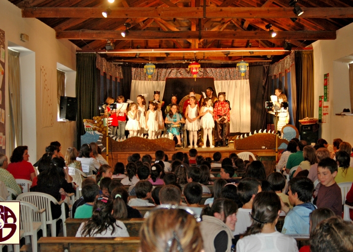 TRADICIÓN CÓMICA ABULENSE Y TEATRO EN LA ESCUELA RURAL    El ejemplo del Certamen de Teatro Infantil de Mingorría y su particular universo