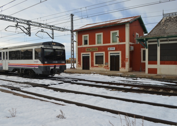 DESPUÉS DE 160 AÑOS DE HISTORIA, MINGORRÍA DESAPARECE DEL MAPA FERROVIARIO Y PIERDE PARTE DE SU IDENTIDAD CULTURAL CON LA DEMOLICIÓN DE SU ESTACIÓN DE TRENES 