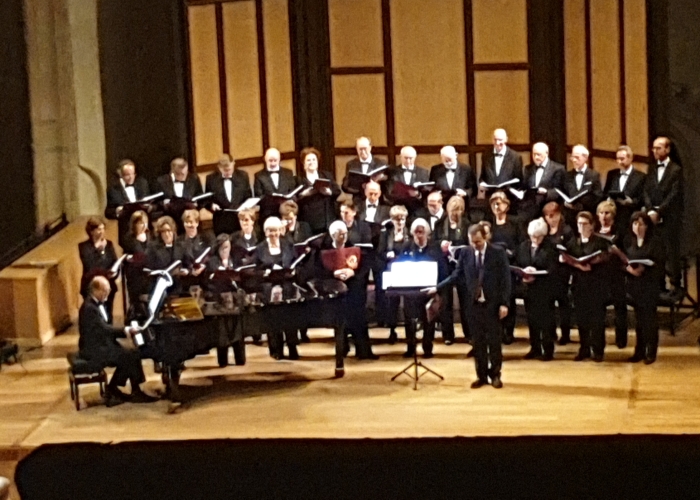 25 AÑOS DEL CORO «CAMERATA ABULENSE» Y ESPLENDOR DE LA POLIFONÍA