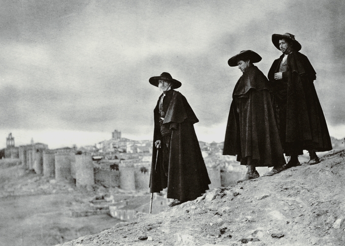 ÁVILA DESDE EL MIRADOR DE LOS CUATRO POSTES (IV).  Recorrido por la historia de la fotografía abulense plasmada desde su principal atalaya y entorno.