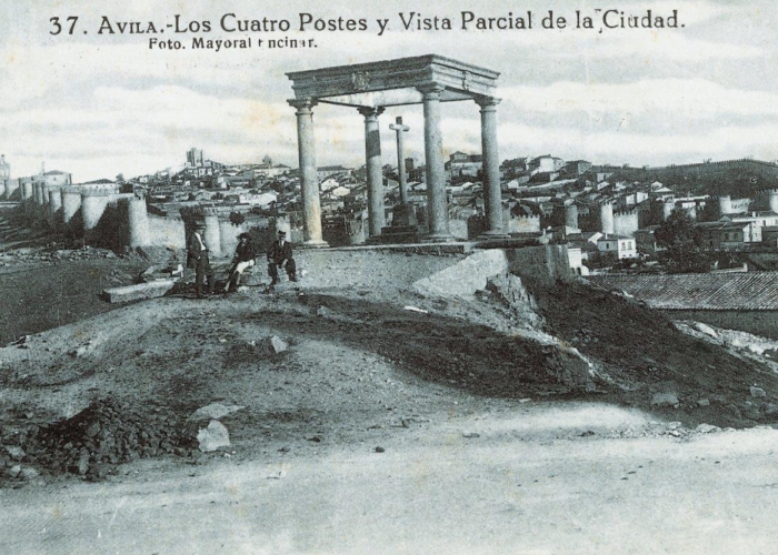 ÁVILA DESDE EL MIRADOR DE LOS CUATRO POSTES (V).  Recorrido por la historia de la fotografía abulense plasmada desde su principal atalaya y entorno.