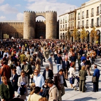 CRÓNICAS DEL MERCADO GRANDE (IV).  Aproximación cultural a la plaza de Ávila.